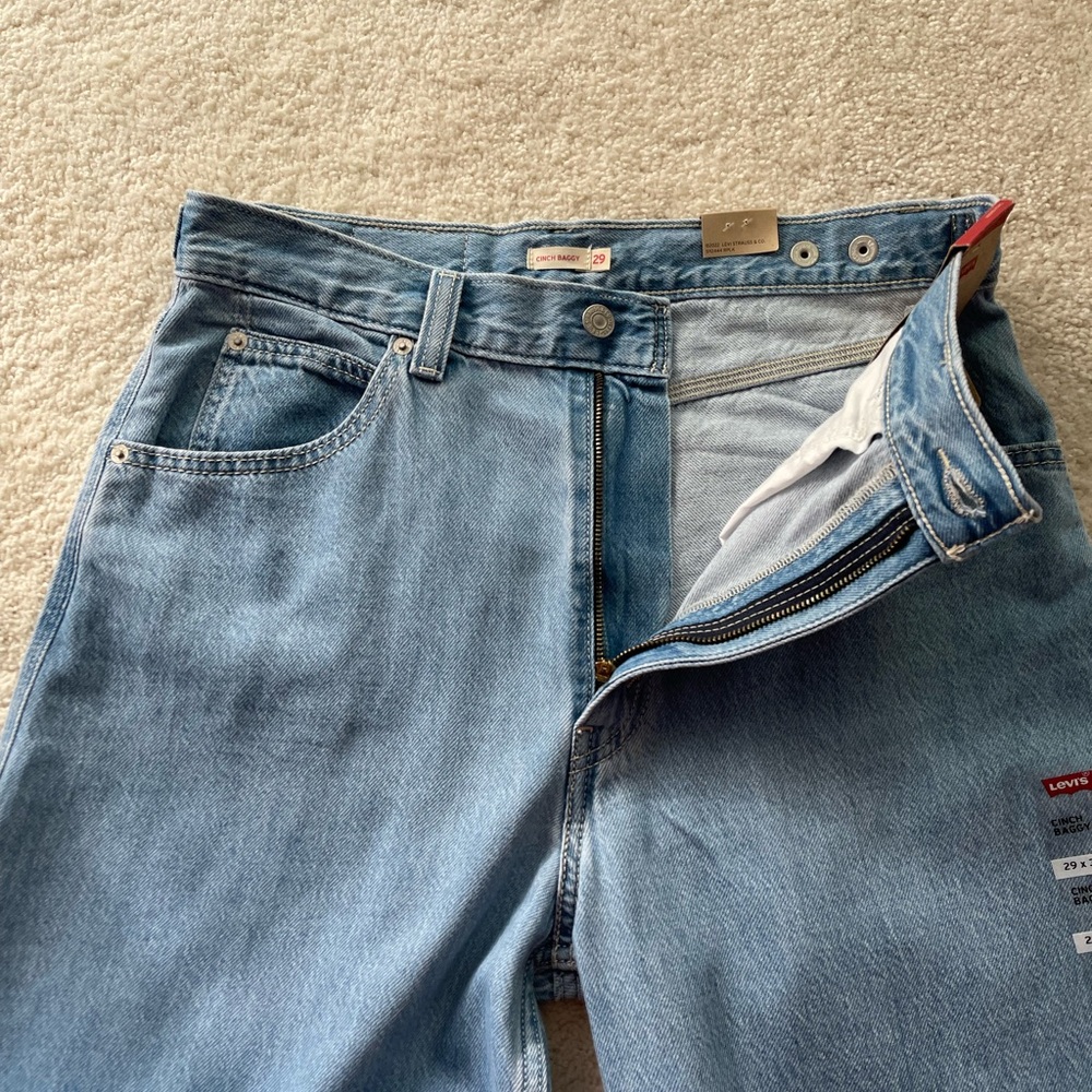 NWT Levi's Cinch Baggy High Rise Women's Jeans Size 29/31 - Picture 4 of 13